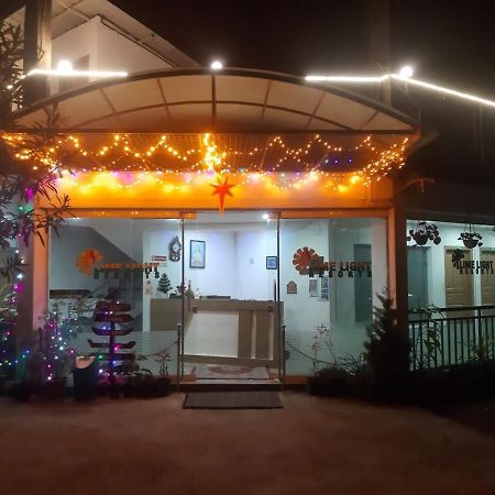 Lime Light Resort 蒙纳 外观 照片